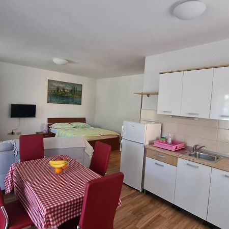 Apartments Ivanovski Раб Екстер'єр фото