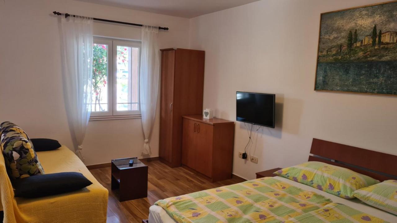 Apartments Ivanovski Раб Екстер'єр фото