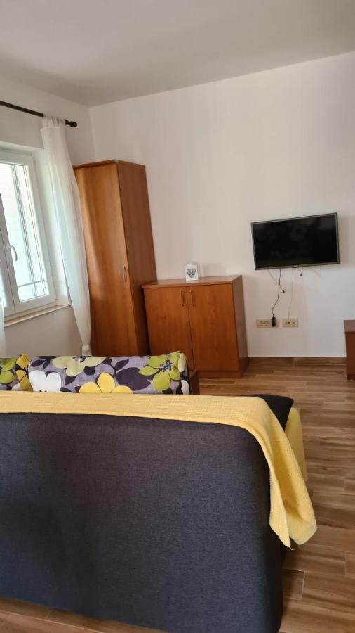 Apartments Ivanovski Раб Екстер'єр фото