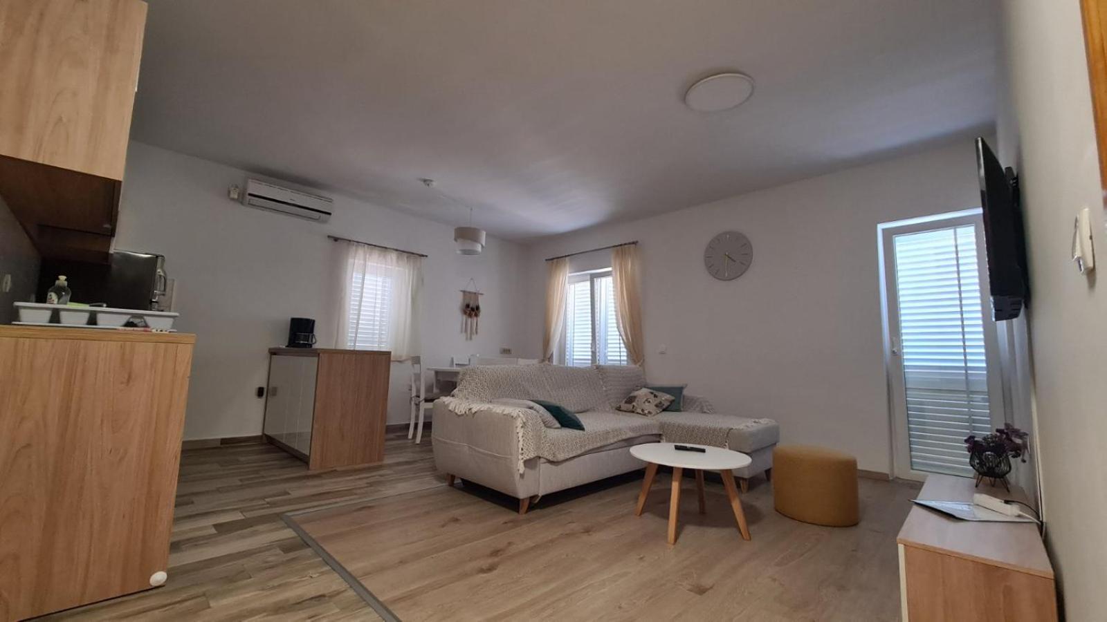 Apartments Ivanovski Раб Екстер'єр фото