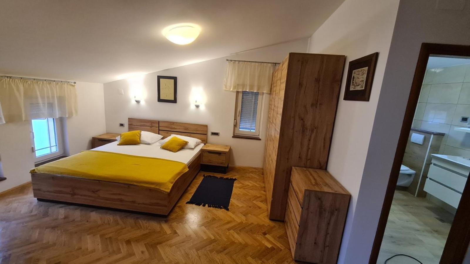 Apartments Ivanovski Раб Екстер'єр фото